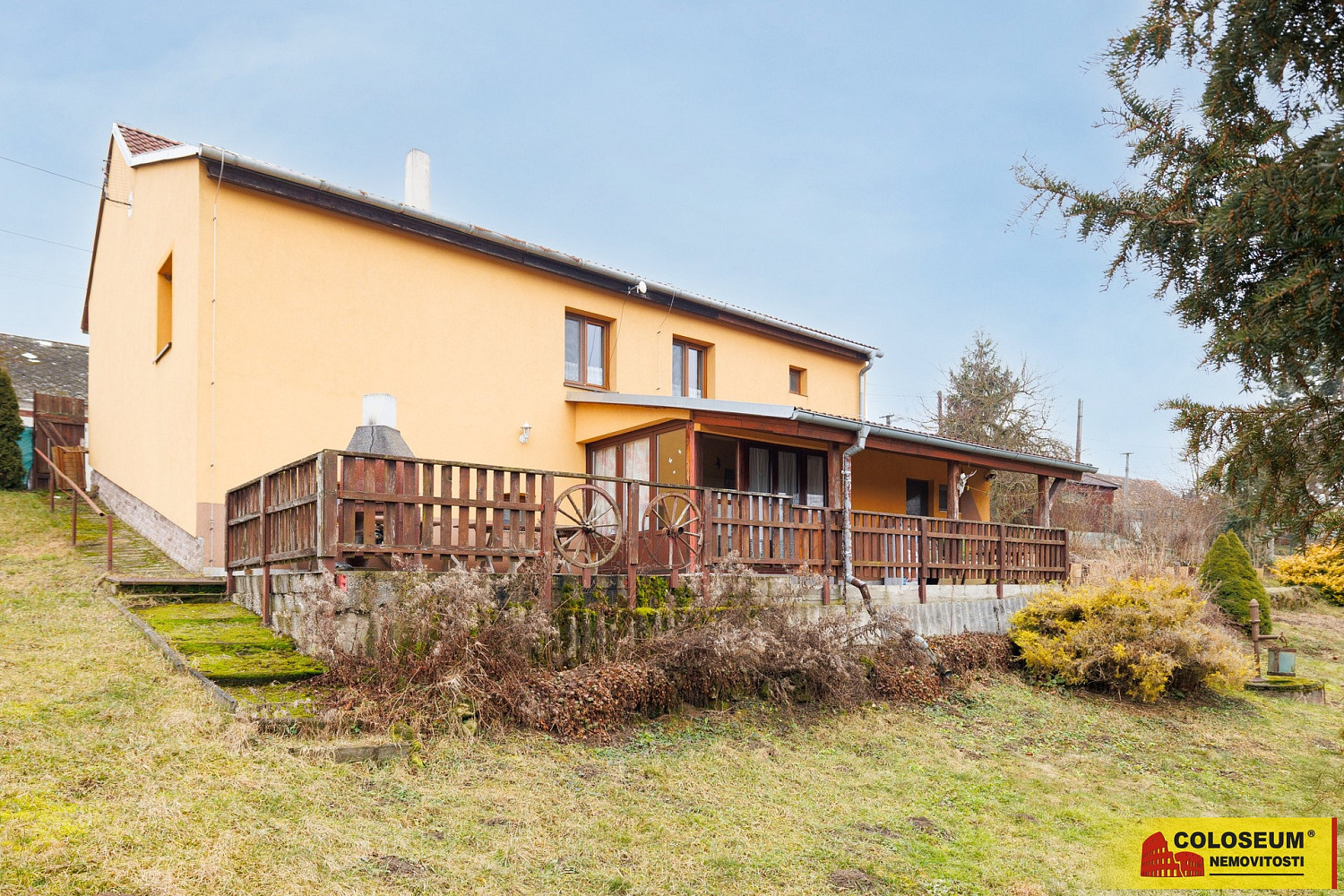 Prodej domu 270 m² s pozemkem 2 240 m²
