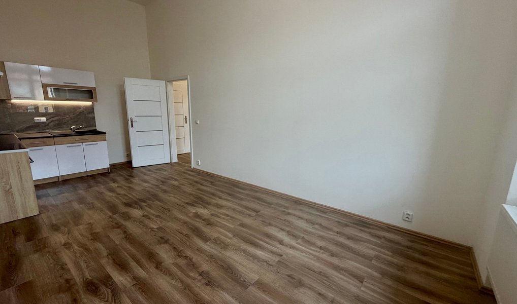 Pronájem bytu 3+kk 84 m², Cheb – náhled fotky 2