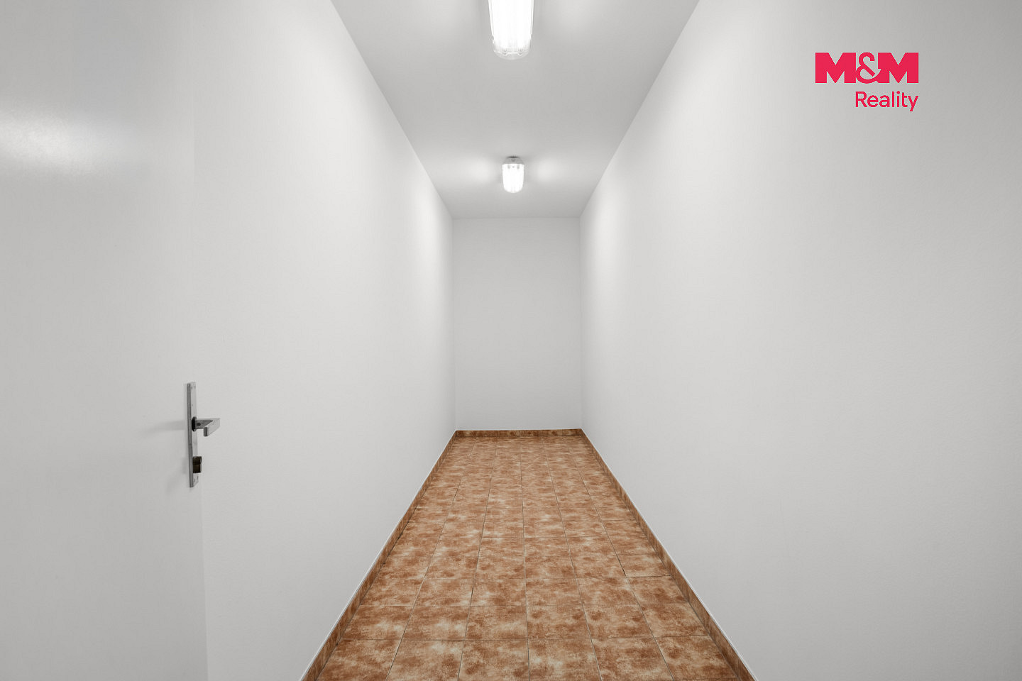 Pronájem kanceláře 451 m² – fotografie 5
