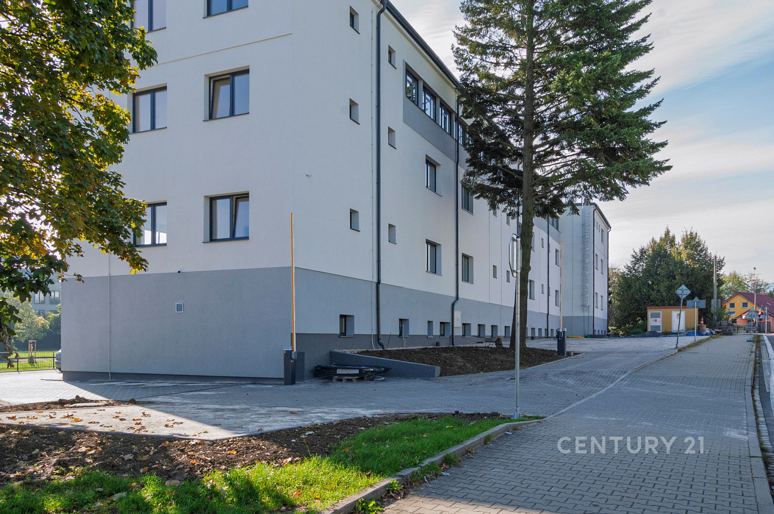 Pronájem parkovacího stání, nový jičín, ul. palackého. — photo 5