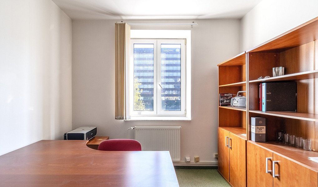 Pronájem kanceláře 124 m², Praha – náhled fotky 2