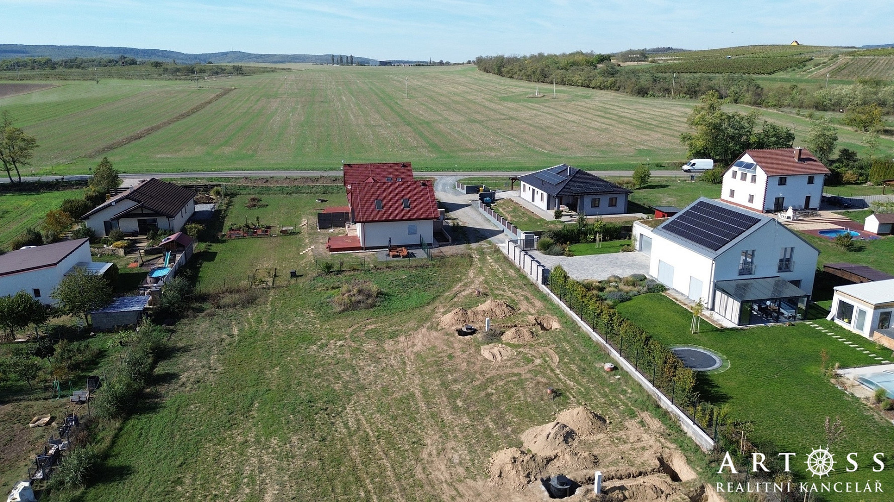 Prodej stavebního pozemku 740 m² – fotografie 4