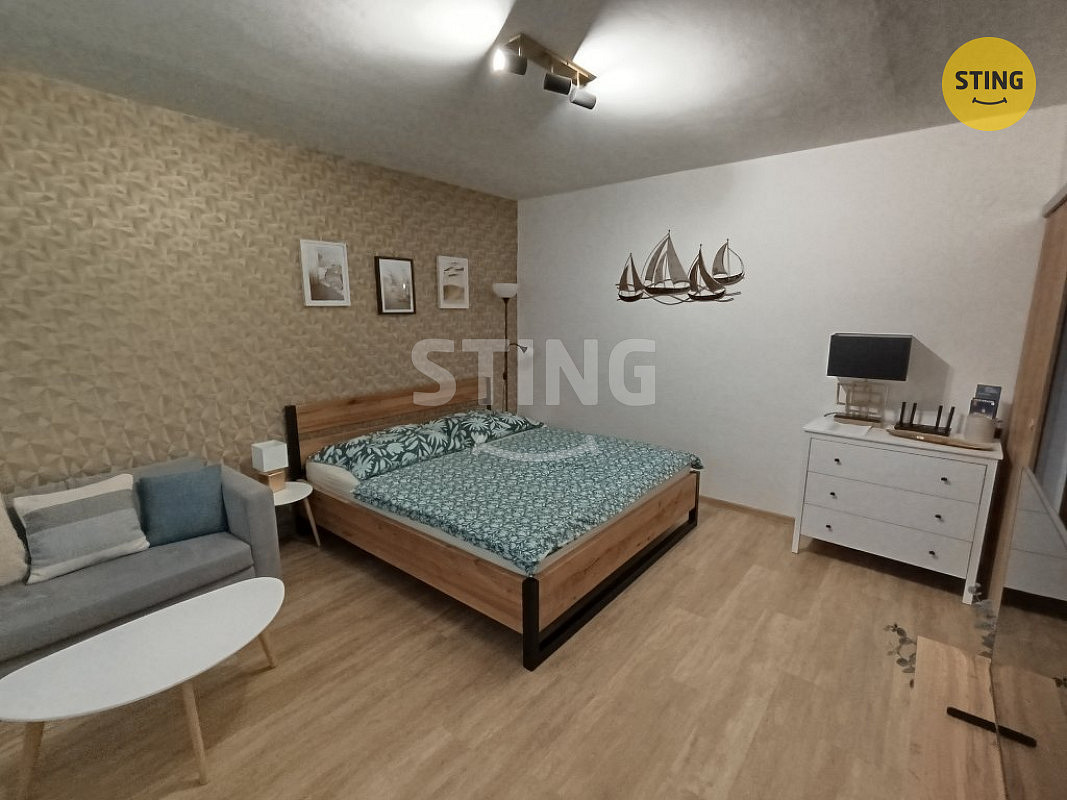 Pronájem bytu 1+1 36 m² - Widok 4