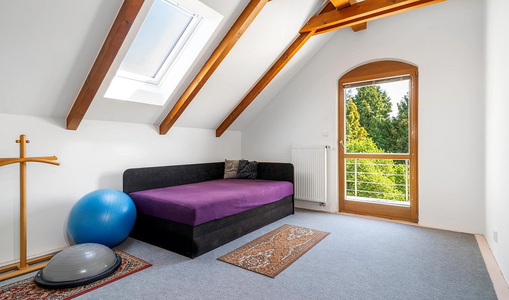 Prodej domu 237 m² s pozemkem 1 323 m², Horní Jelení – náhled fotky 23