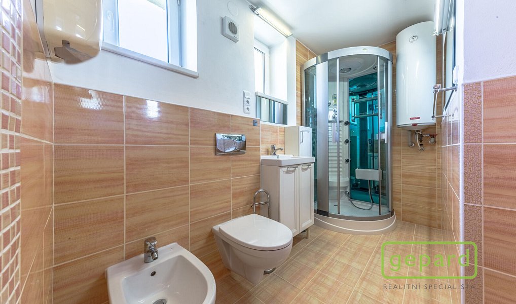Prodej domu 204 m² s pozemkem 797 m², Sedlčany – náhled fotky 9