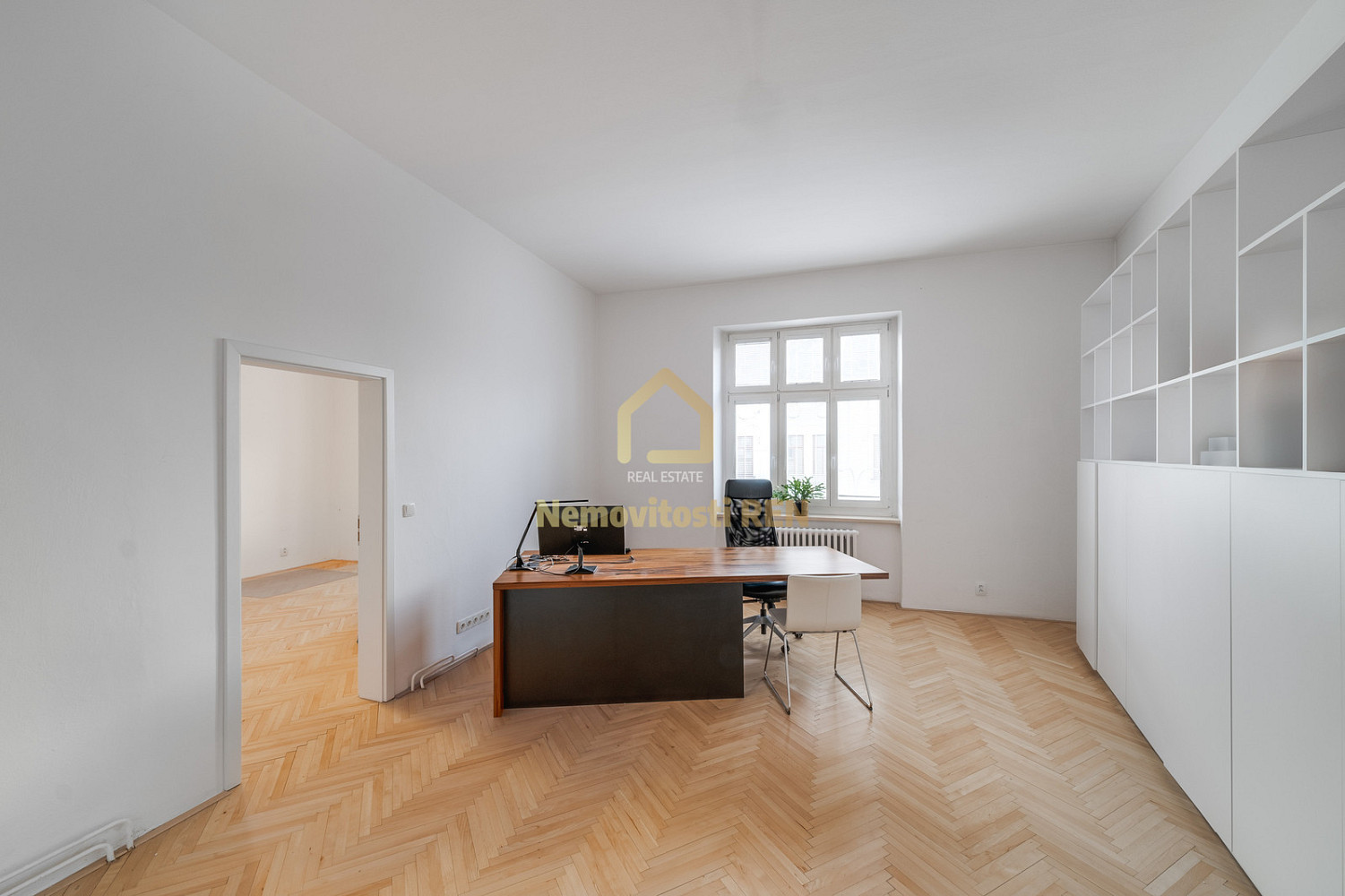 Pronájem kanceláře 113 m² — photo 2