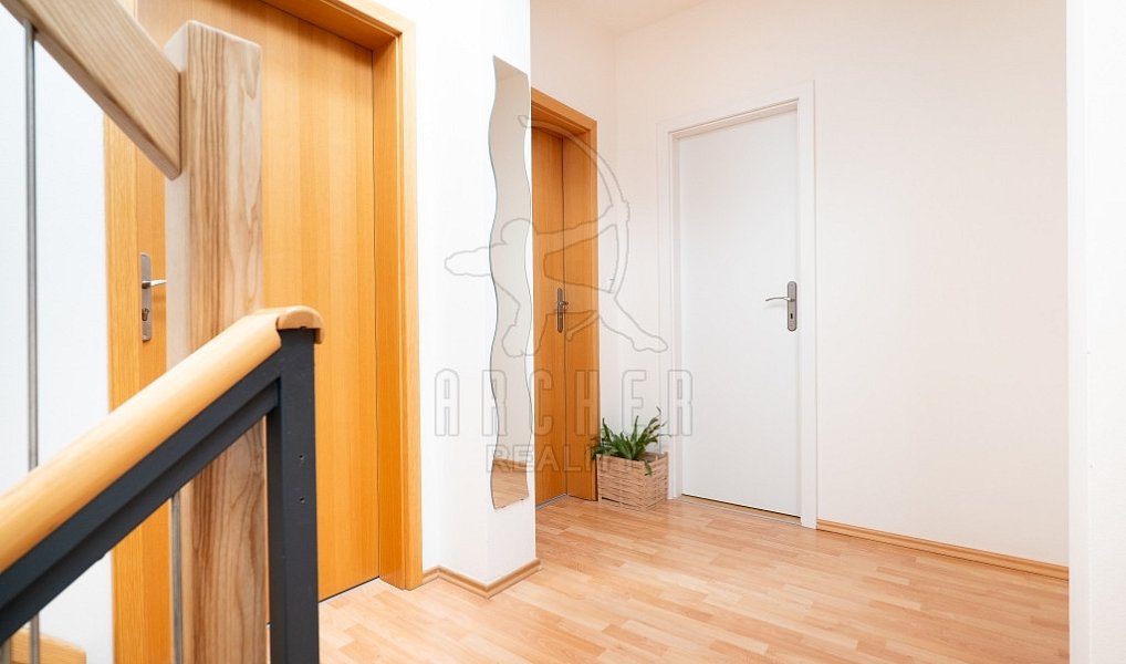 Prodej domu 130 m² s pozemkem 261 m², Jesenice – náhled fotky 19