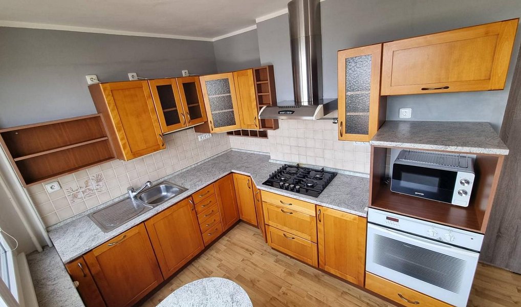 Pronájem bytu 3+kk 72 m², Pardubice – náhled fotky 2