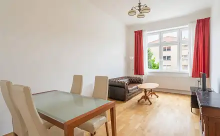 Pronájem bytu 2+1 79 m², Na valech, Praha 6 - Hradčany