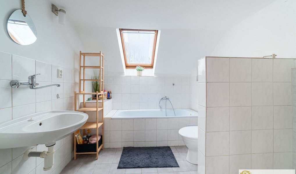 Prodej domu 185 m² s pozemkem 402 m², Paběnice – náhled fotky 16
