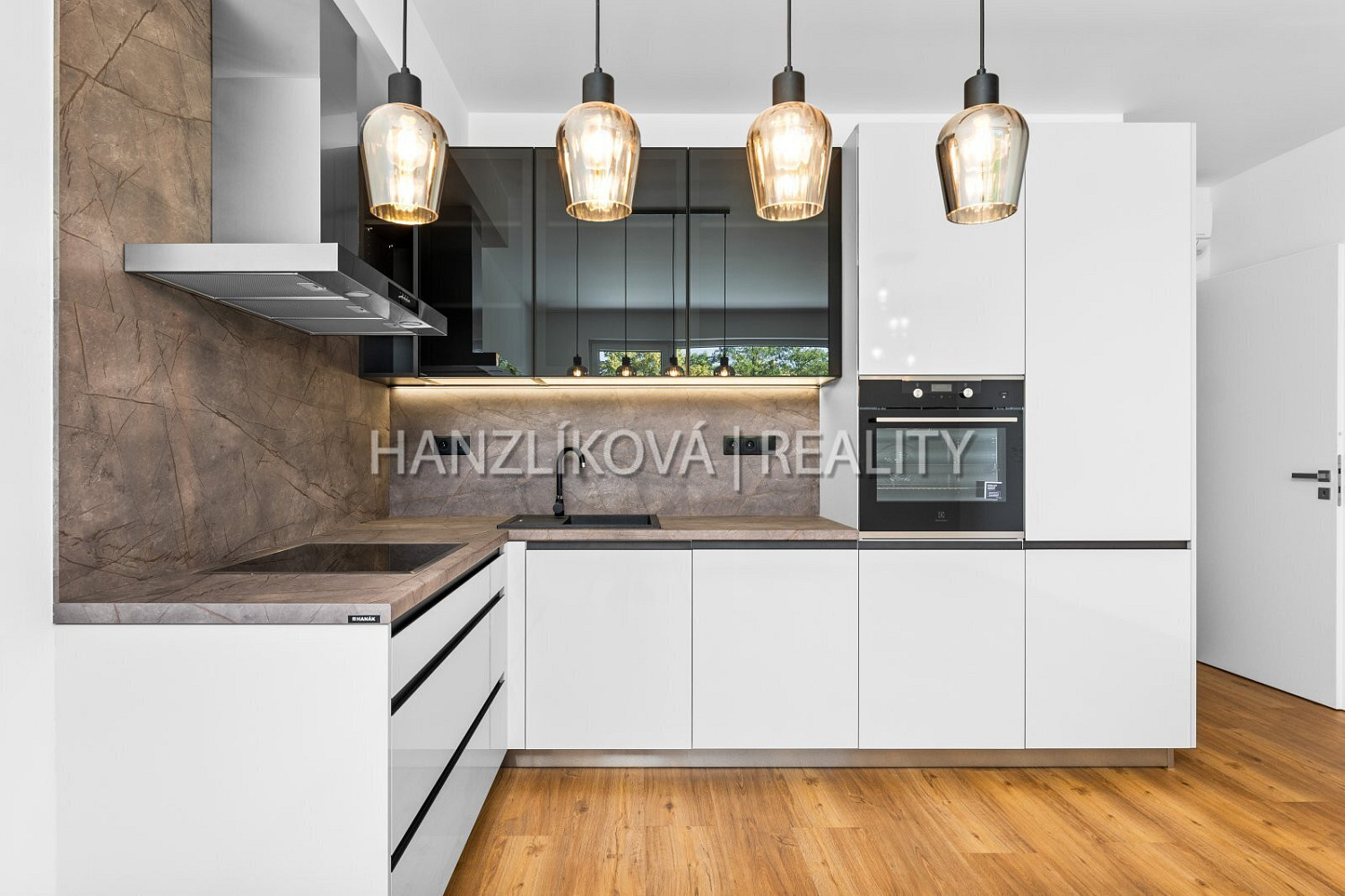 Pronájem bytu 3+kk 75 m²