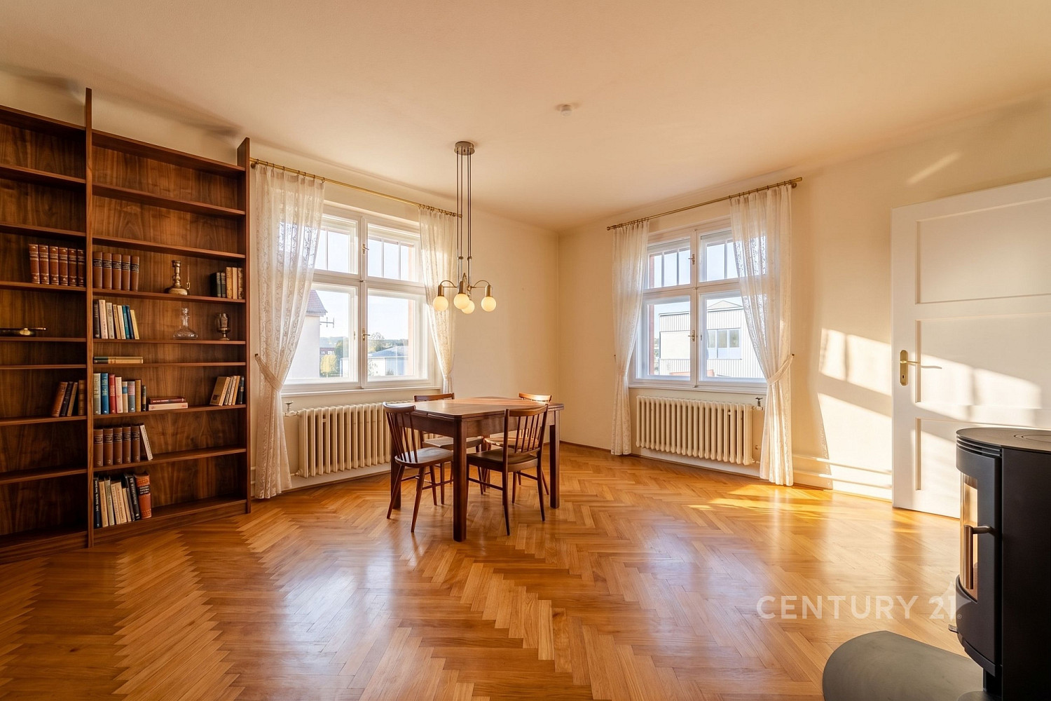 Prodej domu 300 m² s pozemkem 504 m² – fotografie 3