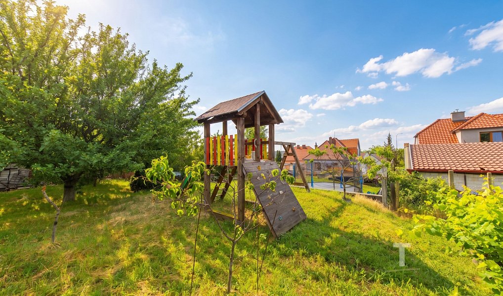 Prodej domu 245 m² s pozemkem 1 569 m², Miroslav – náhled fotky 18