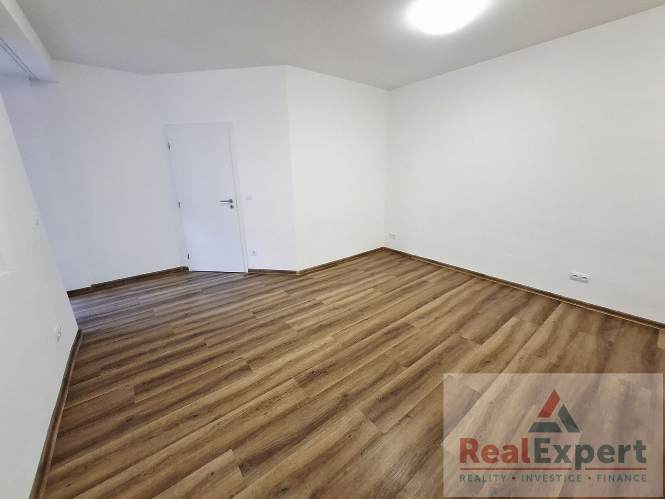 Pronájem bytu 2+kk 42 m² — photo 4