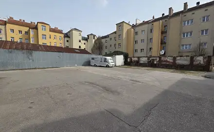 Parkovací místo pro karavan - Komárov, U vlečky, Brno - Komárov