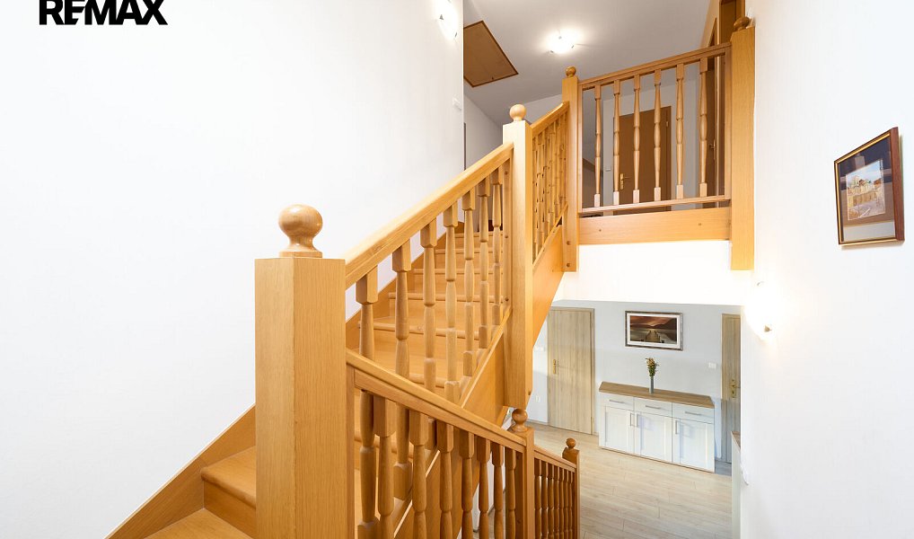 Prodej domu 210 m² s pozemkem 1 003 m², Hradec Králové – náhled fotky 8