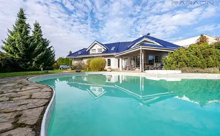 Prodej domu 454 m² s pozemkem 1 837 m², V Hranicích, Dolní Břežany, okres Praha-západ
