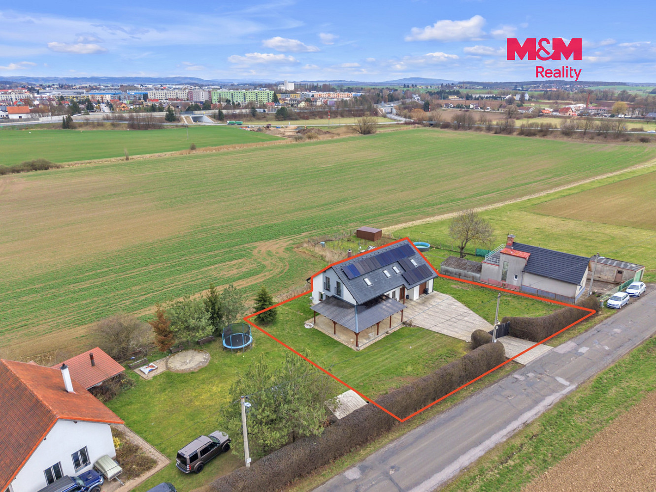 Prodej domu 225 m² s pozemkem 1 194 m²