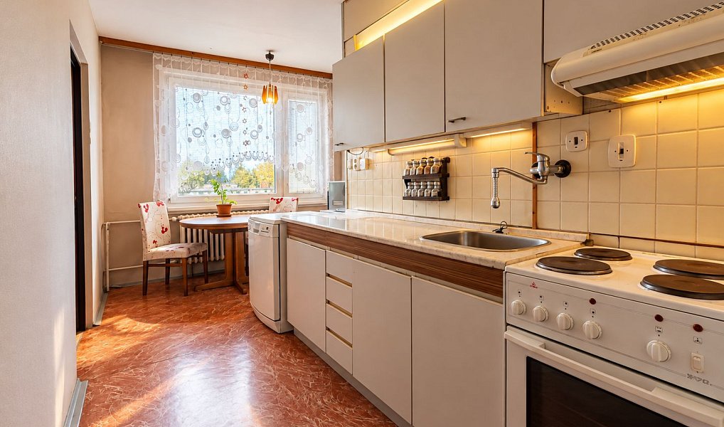 Prodej bytu 3+1 83 m², Chvaletice – náhled fotky 2