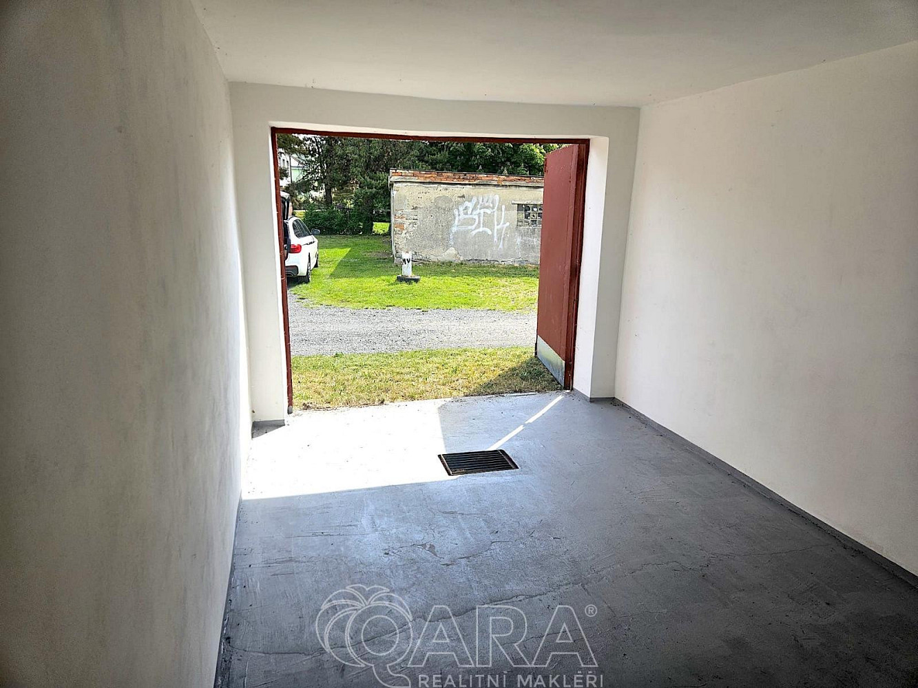 Prodej garáže 17 m2 - kbely, ul. železnobrodská — photo 4