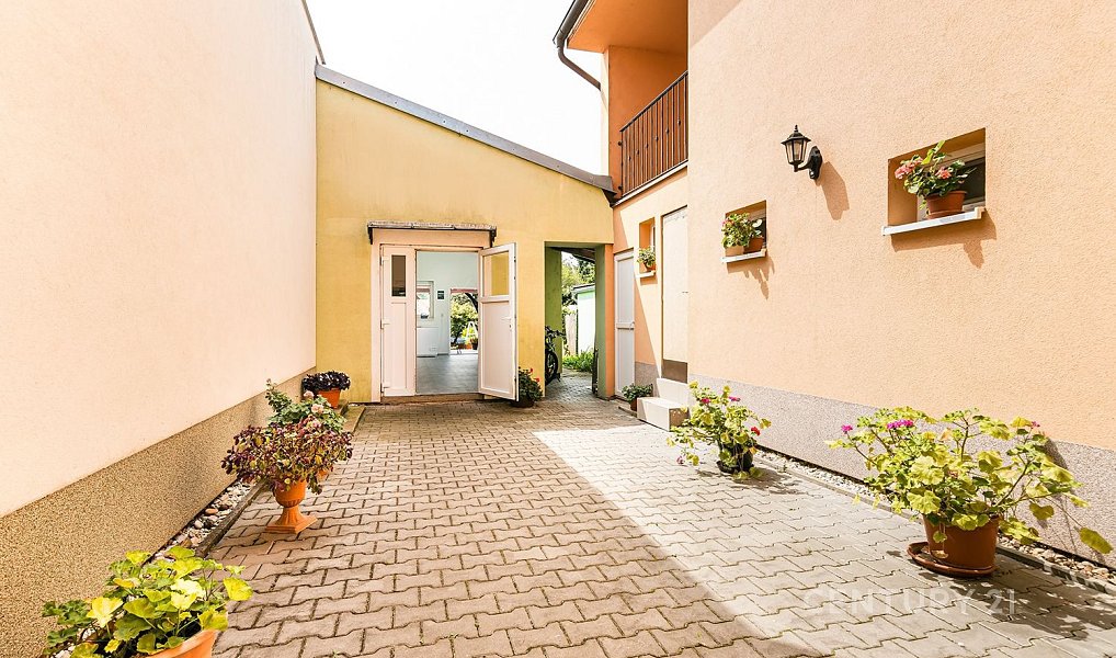 Prodej domu 197 m² s pozemkem 319 m², Rajhradice – náhled fotky 18