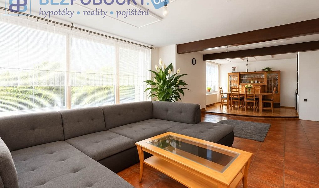 Prodej domu 243 m² s pozemkem 2 575 m², Mladá Boleslav – náhled fotky 2