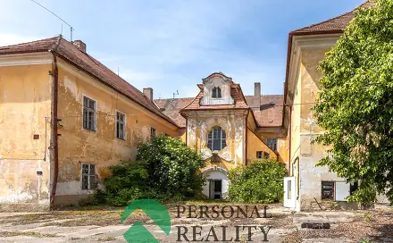 Prodej domu 4 000 m² s pozemkem 6 500 m², Libořice, okres Louny