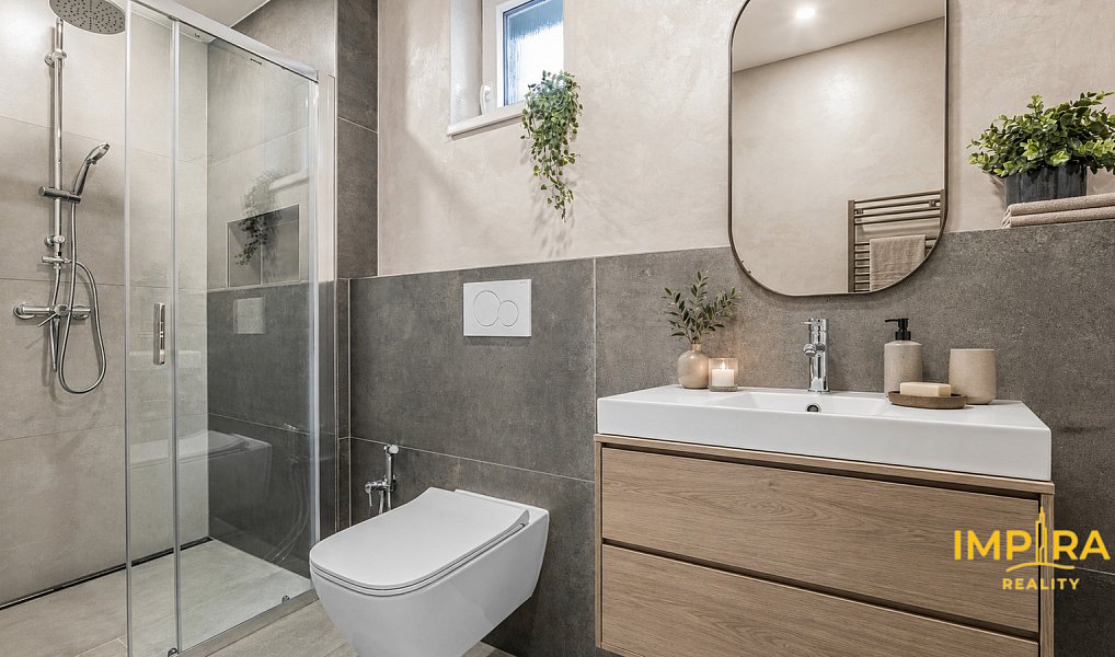 Prodej domu 197 m² s pozemkem 352 m², Město Touškov – náhled fotky 11