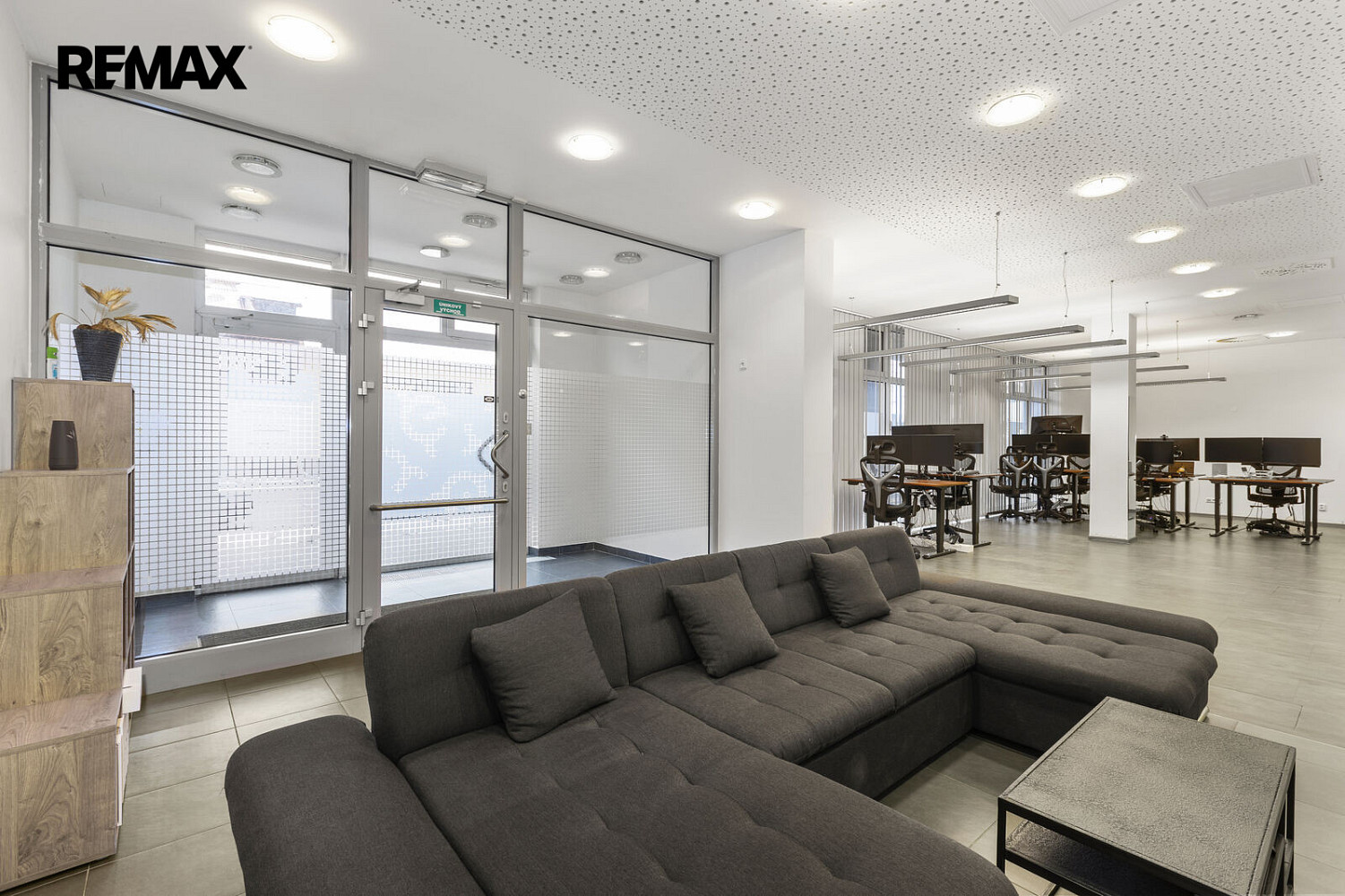 Pronájem obchodních prostor 122 m² – fotografie 3
