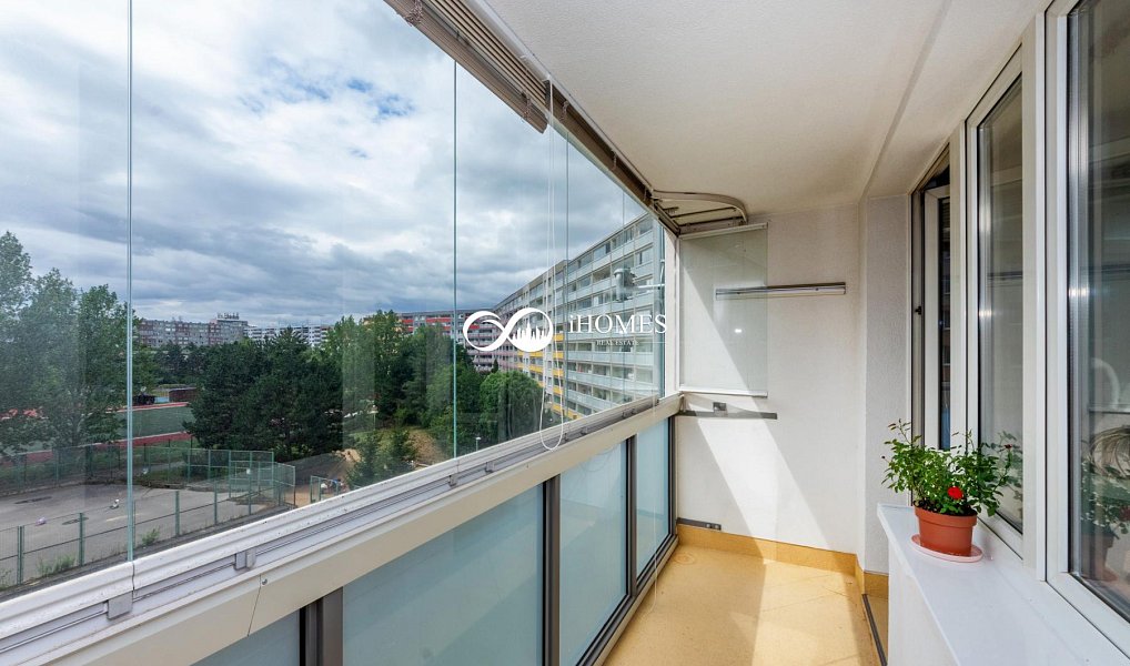 Prodej bytu 3+1 77 m², Praha – náhled fotky 3