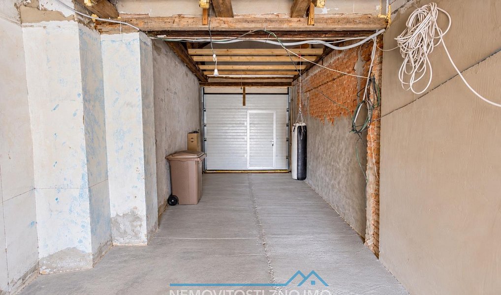 Prodej domu 220 m² s pozemkem 1 436 m², Chvalovice – náhled fotky 25