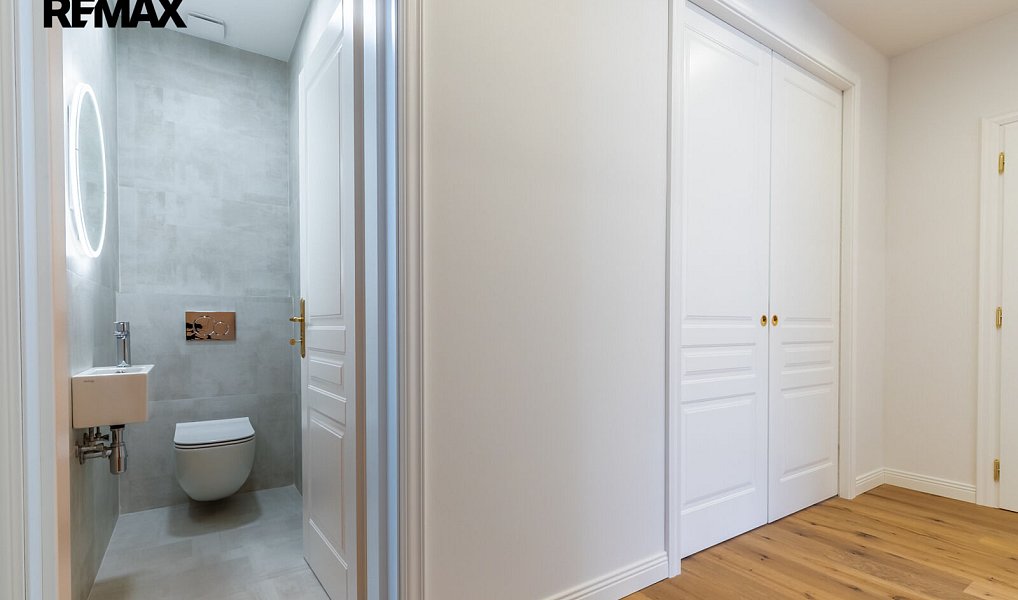 Pronájem bytu 4+kk 130 m², Praha – náhled fotky 13