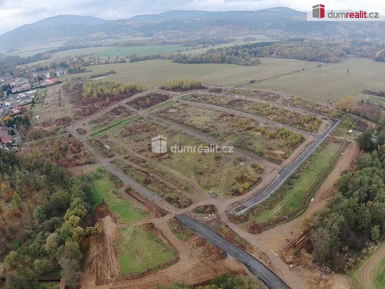 Prodej stavebního pozemku 1 659 m² – fotografie 2