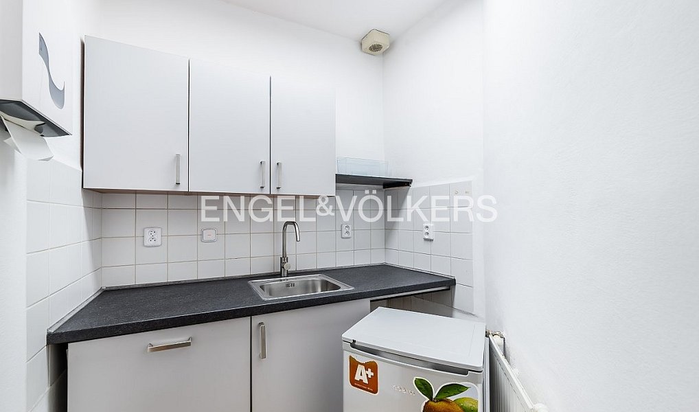 Pronájem kanceláře 451 m², Praha – náhled fotky 17