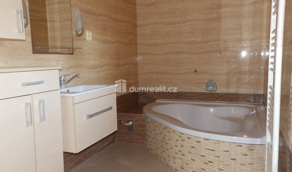 Prodej domu 180 m² s pozemkem 1 685 m², Hořesedly – náhled fotky 21