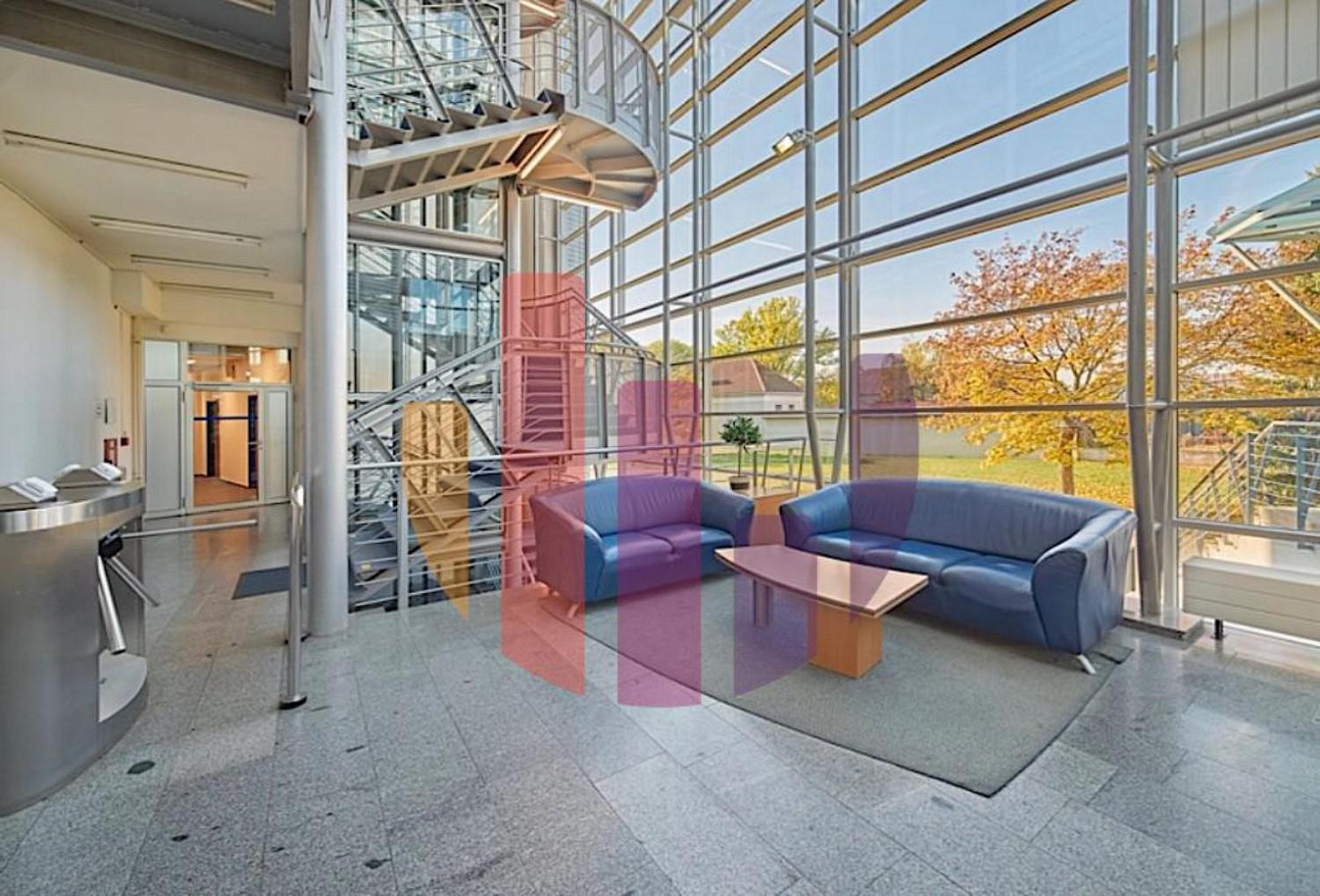 Pronájem kanceláře 122 m² — photo 2