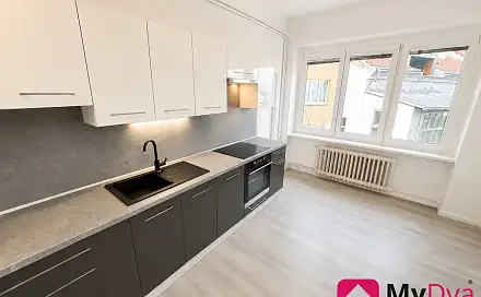 Pronájem bytu 3+1 98 m², Rooseveltova, Znojmo
