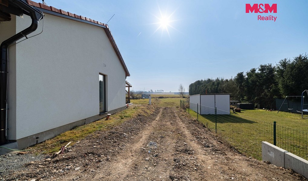 Prodej stavebního pozemku 1 640 m², Volduchy – náhled fotky 6