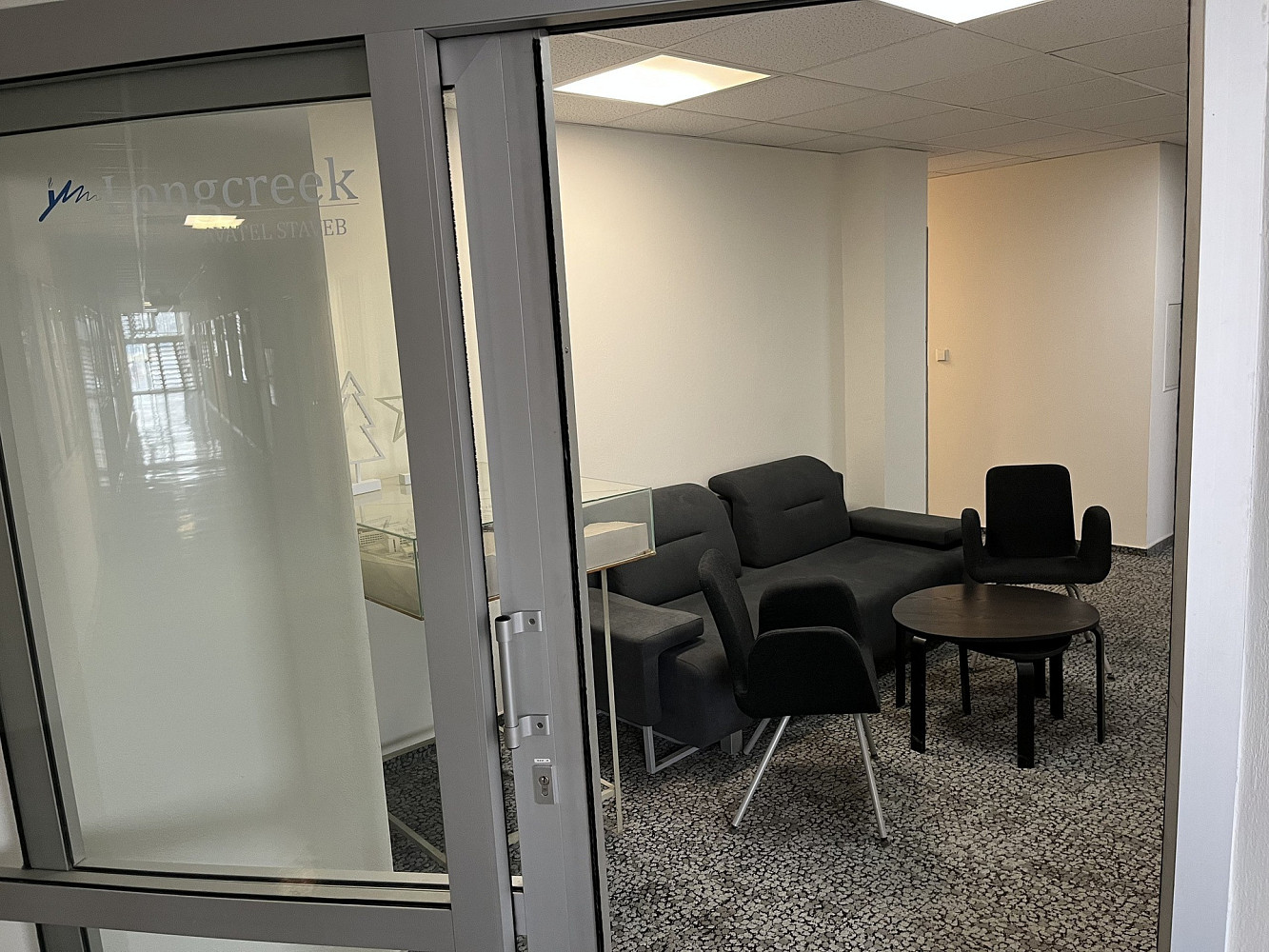Pronájem kanceláře 86 m² — photo 3