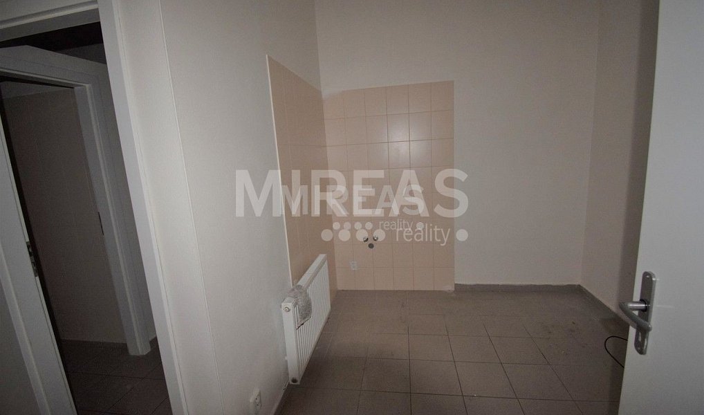 Pronájem obchodních prostor 120 m², Milovice – náhled fotky 7
