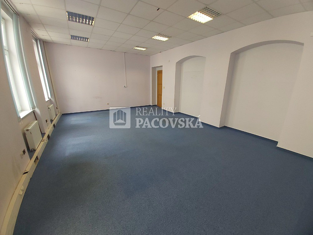 Pronájem kanceláře 146 m² – fotografie 4