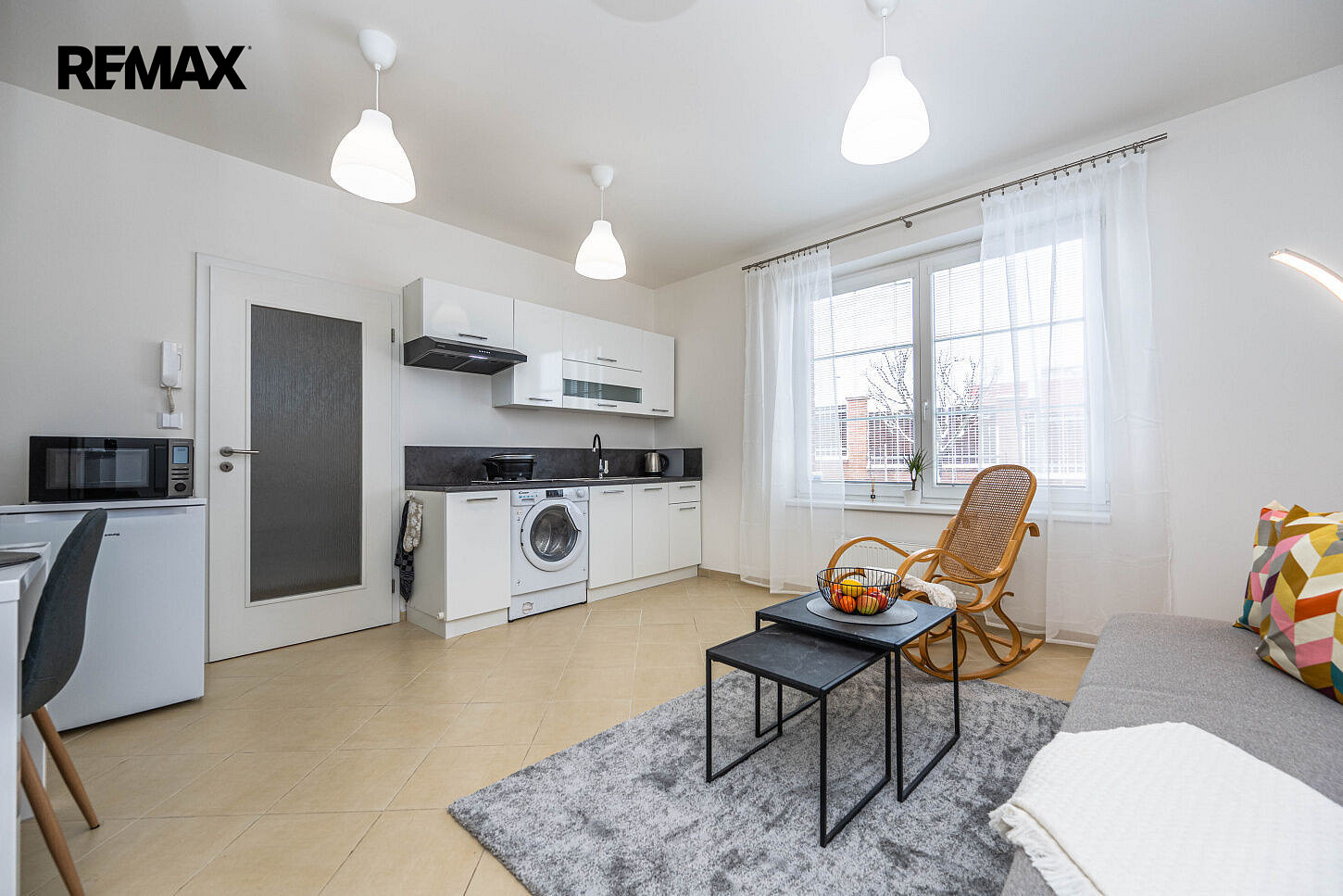 Pronájem bytu 1+kk 24 m² – fotografie 2