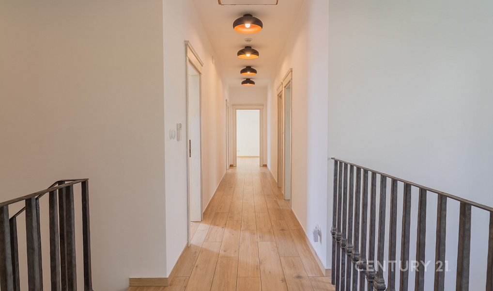 Prodej domu 268 m² s pozemkem 895 m², Únětice – náhled fotky 7