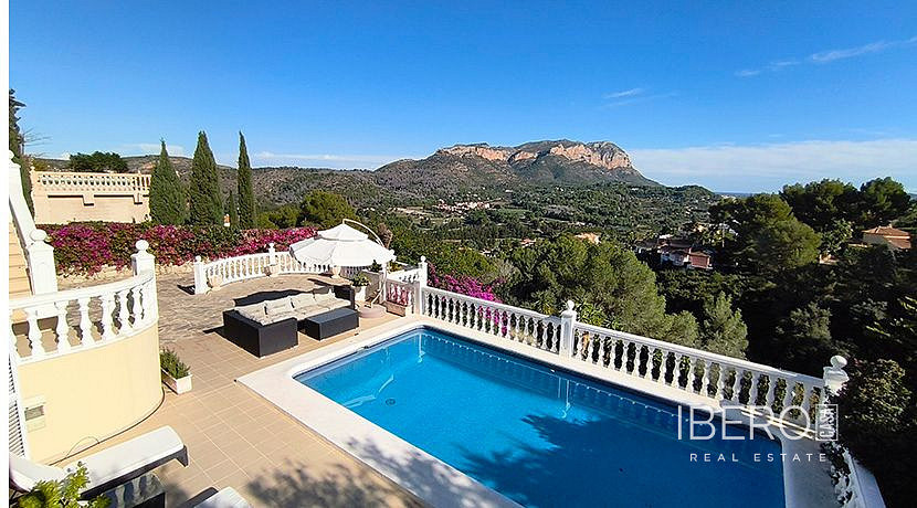 Prodej domu 500 m² s pozemkem 1 412 m²