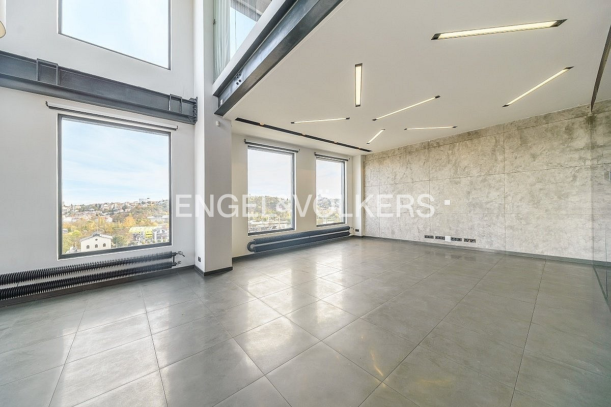 Pronájem bytu 4+kk 421 m²