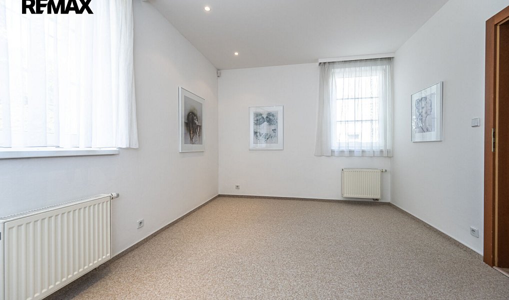 Pronájem domu 256 m² s pozemkem 222 m², Praha – náhled fotky 17