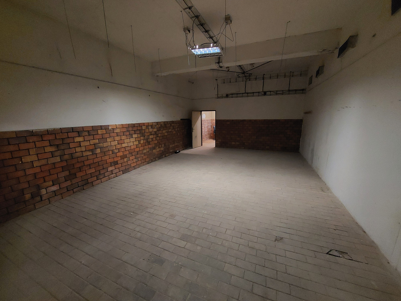 Pronájem skladovacích prostor 123 m² – fotografie 2