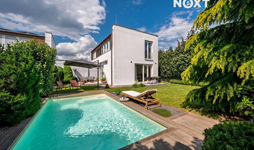 Prodej domu 180 m² s pozemkem 491 m², Jenštejn – náhled fotky 2