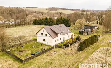 Prodej domu 180 m² s pozemkem 1 481 m², Lomnice - Tylov, okres Bruntál