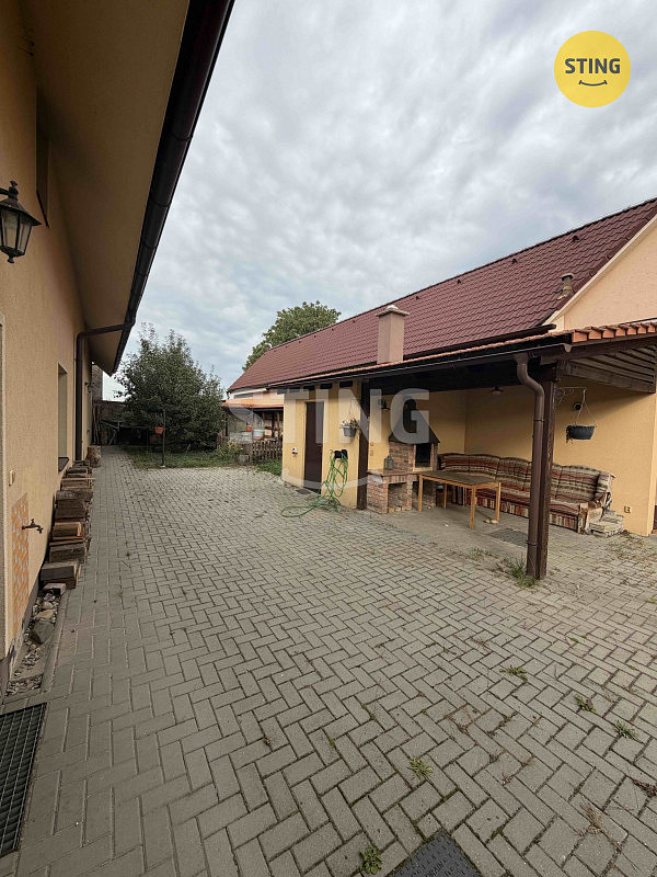 Pronájem domu 170 m² s pozemkem 307 m² – fotografie 2